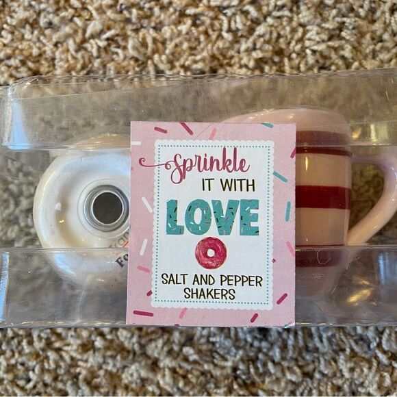 - Transpac Donut Love Salt and Pepper Shakers. New In Box - Picture 7 of 7